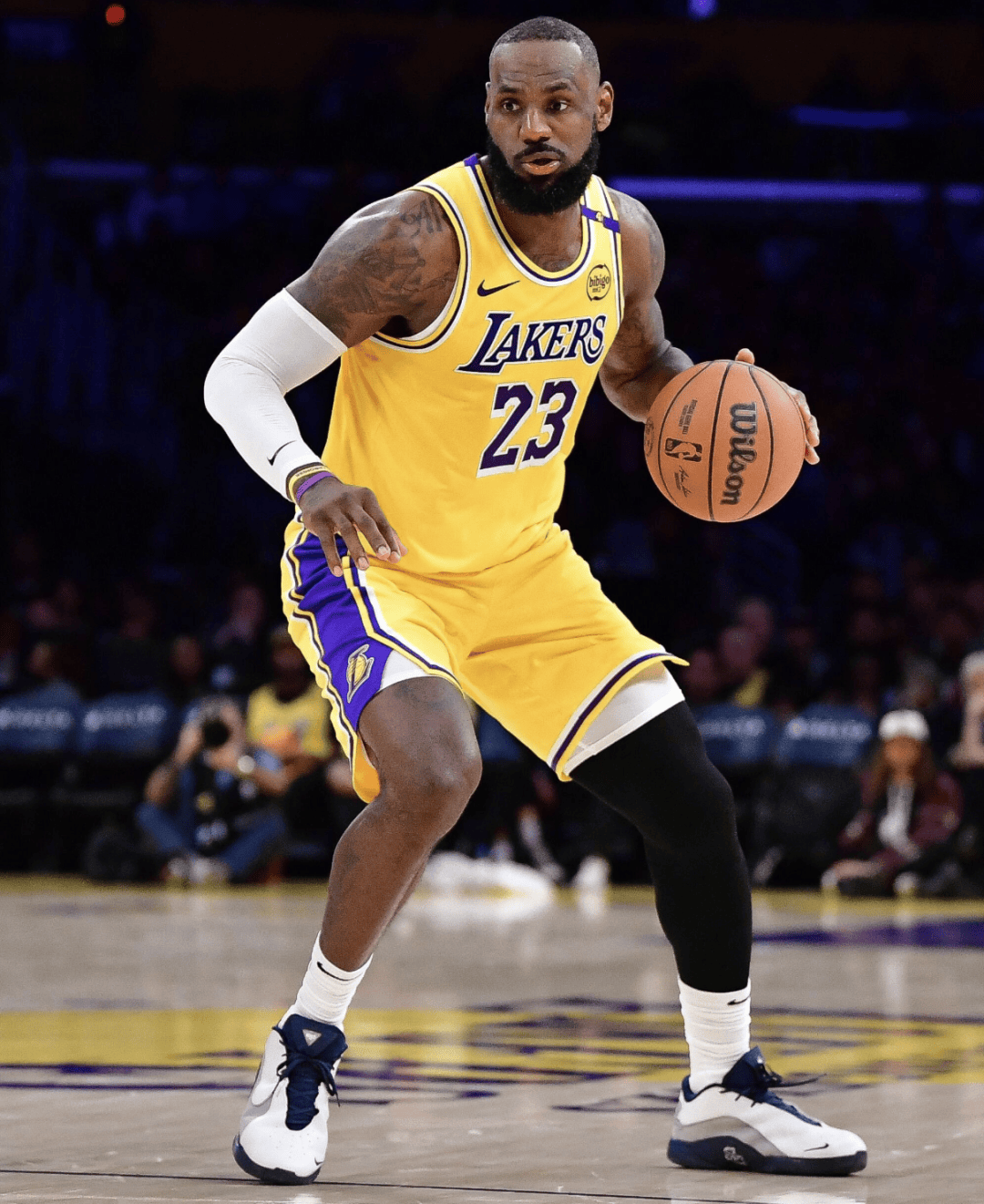 包含转会期NBA季后赛传出新动向；费城76人官宣签约；管理层表态：话题不断；轮换策略成焦点的词条