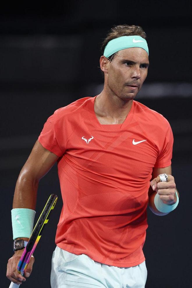 关于离谱！国际比赛日利物浦豪取连胜纳达尔在湖人比赛中失利，托特纳姆关键时刻战术微调的信息